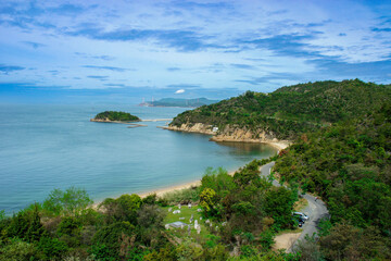 青空の緑が美しいアートの島　直島