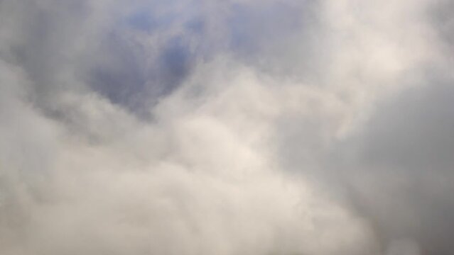 Timelapse de nubes en movimiento en las sierras de los Comechingones, San Luis, Argentina. 