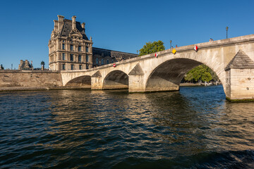 Fototapeta na wymiar Rio Sena, Paris, Francia