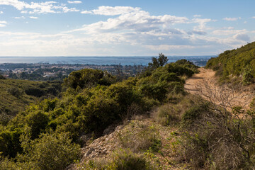 Vue sur l'étang de Thau depuis le massif de la Gardiole à Frontignan