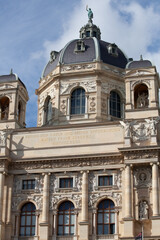 Fototapeta na wymiar the facade of the building in the center Vienn