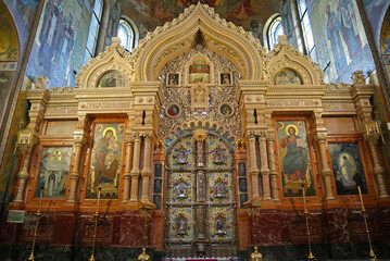 Obraz premium Interior of the Church of the Savior on Spilled Blood in St. Petersburg in Russia. Unique mosaic images in beautiful temple in the historic center of the city. Famous tourist attraction.