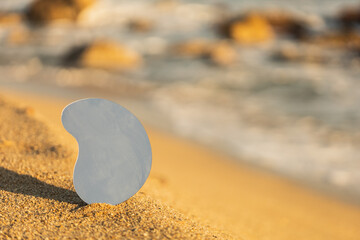 Obraz premium mirror on the beach at sunset to make a photo montage, text or image