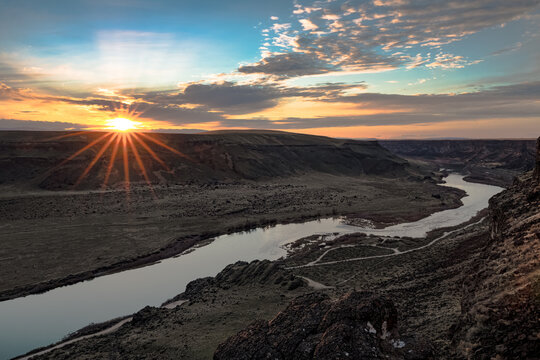 Snake River Canyon View at Sunset with blue sky and clouds, from Dedication Point overlook in Idaho