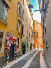 Fototapeta na wymiar narrow street in the old town, Verona