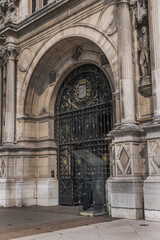 Obraz premium Architectural fragments of City Hall of Paris (Hotel de Ville de Paris) neo-renaissance style building - seat of the Paris City Council since 1357. Paris, France.