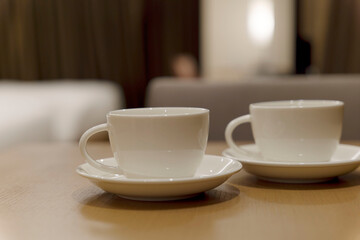ベッドルームのコーヒーカップ	