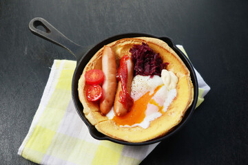 ダッジベイビー　パンケーキ料理　Dutch baby simple pancake dish
