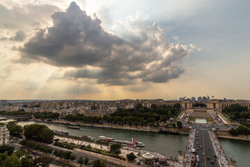 Vista desde la Torre Eiffel hacia el Río Sena