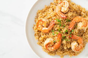 garlic fried rice with shrimps