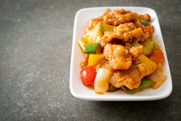 Stir fried sweet and sour sauce with pork