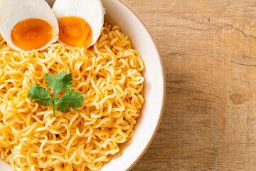 instant noodles with salt egg