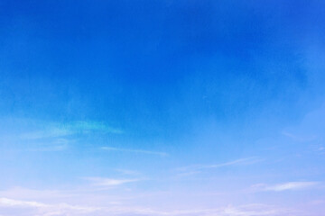 水彩で描いた爽やかな青空の風景イラスト