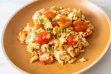 stir-fried tomatoes with egg on plate