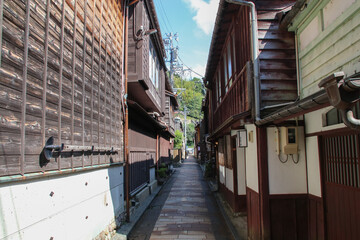 Fototapeta na wymiar 金沢、ひがし茶屋街。金沢、ひがし茶屋街。江戸時代そのままの建物が残る風情ある街。