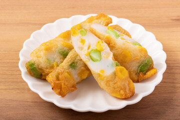 とうもろこしと枝豆のかき揚げ　(はんぺん揚げ)