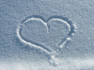 Herz im Schnee