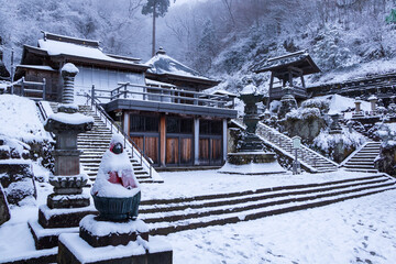 雪の山寺 （立石寺）奥之院