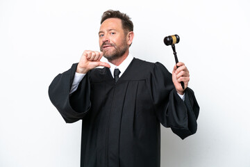 Naklejka premium Middle age judge man isolated on white background proud and self-satisfied