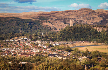 Fototapeta na wymiar Panorama of Stirling and the William Wallace Monument in autumn