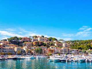 Port d'Alcúdia Marina: A Boater's Paradise in the Balearic Islands. Mallorca