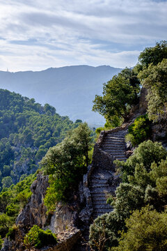 Escalier Castell d'Alar&oacute;