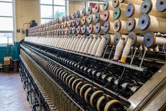 thread on a weaving machine