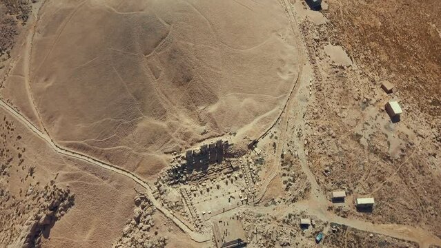 
Mount Nemrut top and front view video, Nemrut Mountain
In 1987, Mount Nemrut was made a World Heritage Site by UNESCO