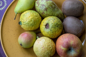 Bandeja con fruta variada