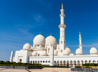 Fototapeta na wymiar Abu Dhabi, UAE - 11.27.2022 - View of a Sheikh Zayed grand mosque, largest mosque in the country. Religion
