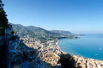 Fototapeta na wymiar view of the coast of Cefalù