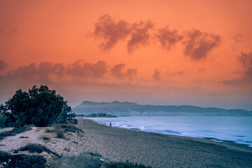 Amanecer en la playa de Tavernes de la Valldigna