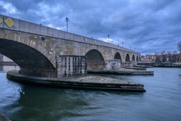 Steinerne Brück in Regensburg im Winter