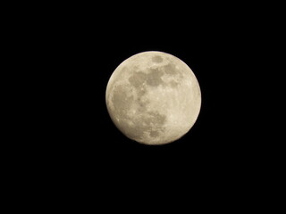 Foto de la luna llena vista desde El Salvador