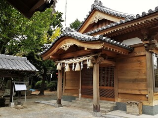 Fototapeta premium A Japanese Temple with Najima Castle in Fukuoka city (Kyushu, Japan)