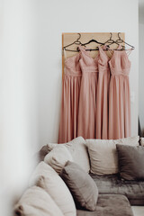 Les robes des demoiselles d'honneur assorties