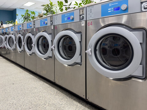 Coin laundry shop with washing machines