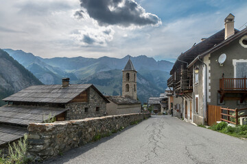Village de Saint -Véran en été  , Massif du Queyras . Hautes-Alpes