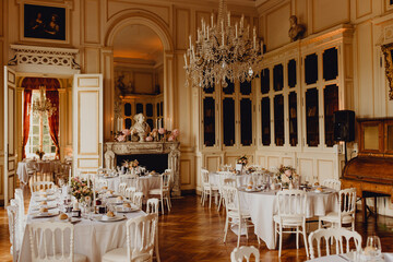 Salons en enfilade pour la réception de mariage