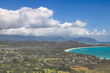 Fototapeta na wymiar Koolau mountains and Kailua beach on the Windward coast of Oahu, Hawaii