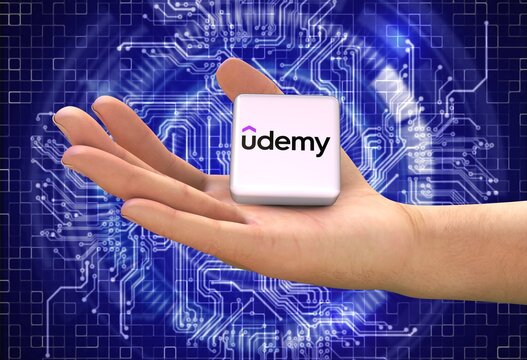 Udemy, social media background