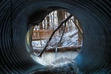 Culvert view of a frigid landscape. Grundy Lakes of the South Cumberland State Park system in Tennessee. - obrazy, fototapety, plakaty