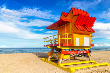 Fototapeta premium Lifeguard tower in Miami Beach