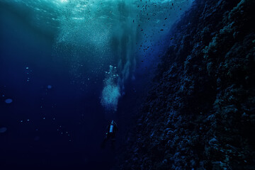 diver scuba depth blue lonely