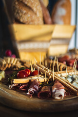 jamon y otros snacks para picotear