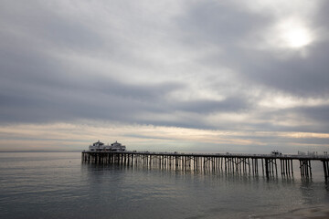 Obraz premium sunset over the Malibu pier