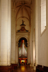  pipe organ in church
