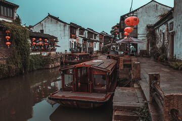 Obraz premium Scenes of river and ancient village in famous Shantang Street in Suzhou China. Chinese characters on the lantern translated as 