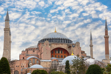 Fototapeta na wymiar Hagia Sophia is very important and a spiritual place for muslims and christians. It is one of the most popular destination for tourists.