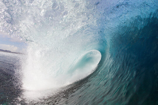 Empty wave at Cloudbreak, Fiji off the island of Tavarua